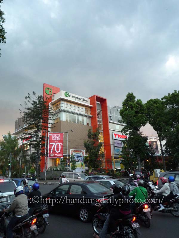 BANDUNG DAILY PHOTO Riau Junction